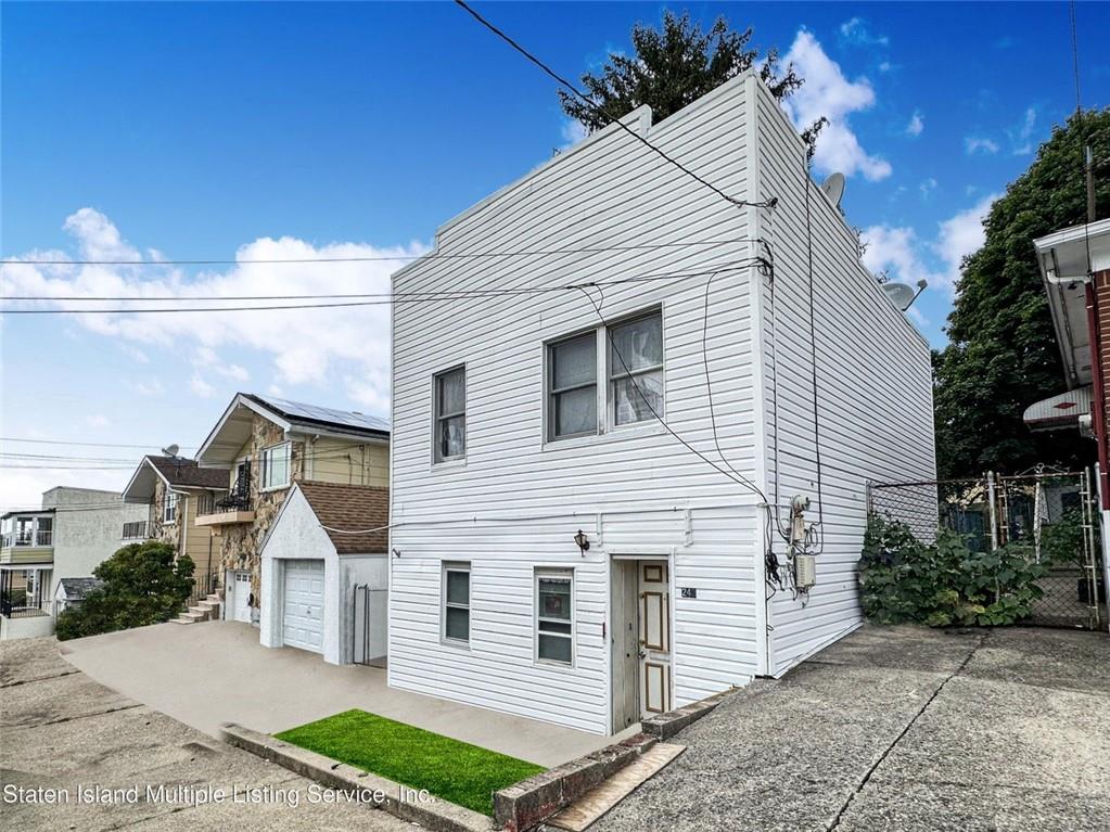 243 Wellbrook Avenue Manor Heights Staten Island NY 10314
