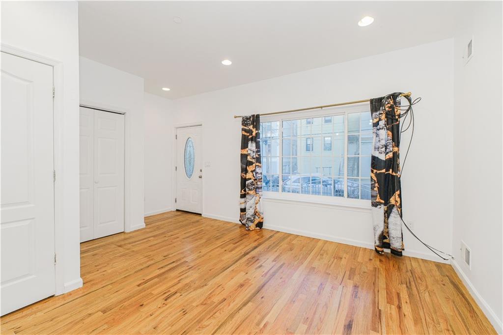 29 Stanley Avenue Tompkinsville Staten Island NY 10301