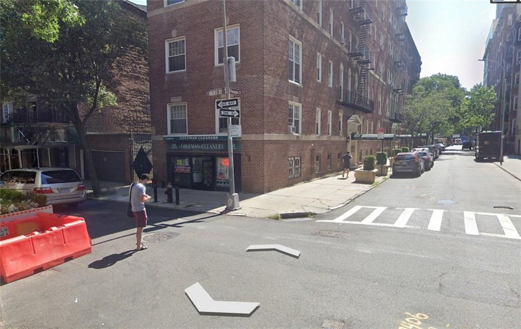 55 PINEAPPLE Street Brooklyn Heights Brooklyn NY 11201