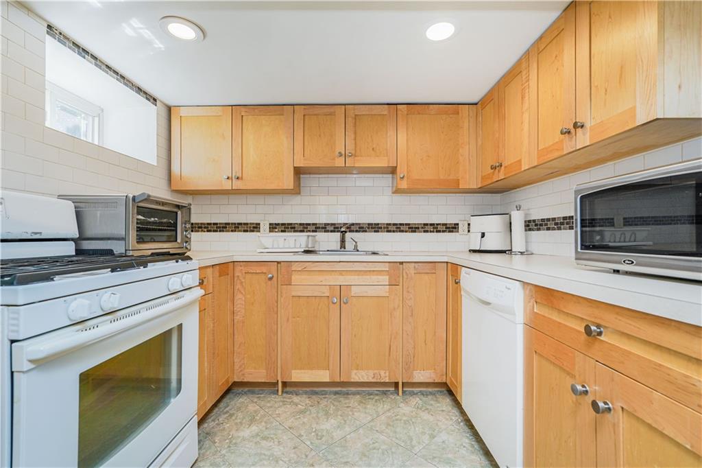 86 Fremont Avenue Grant City Staten Island NY 10306