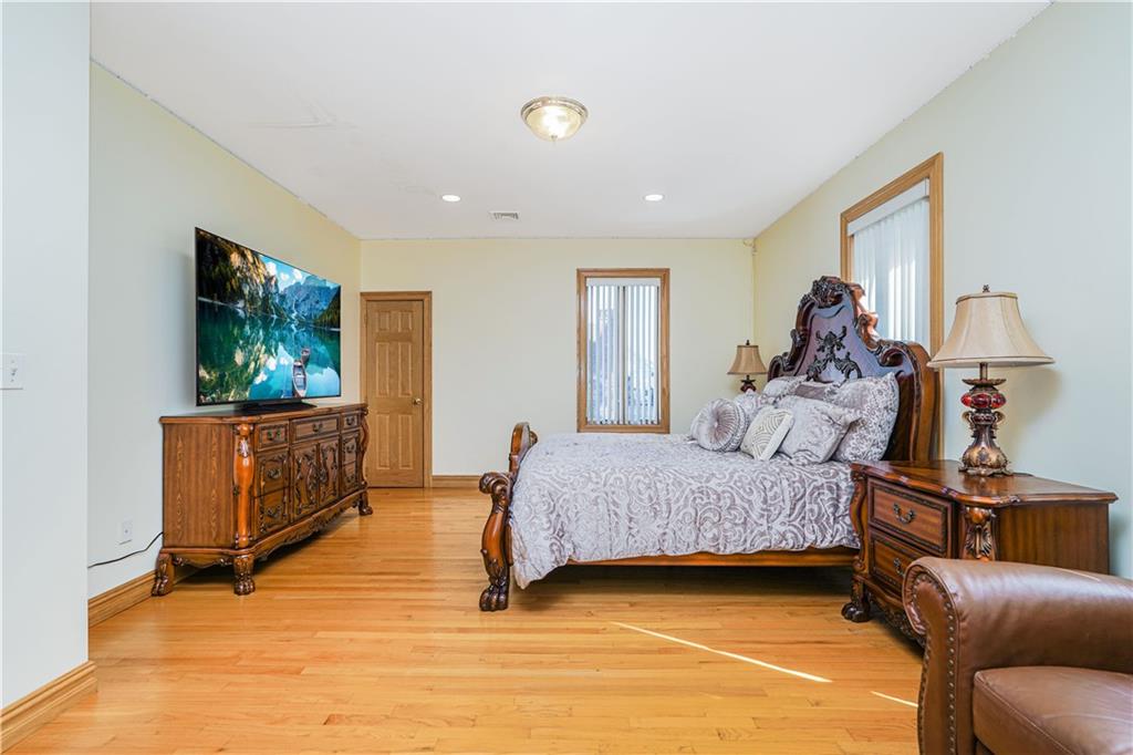 86 Fremont Avenue Grant City Staten Island NY 10306