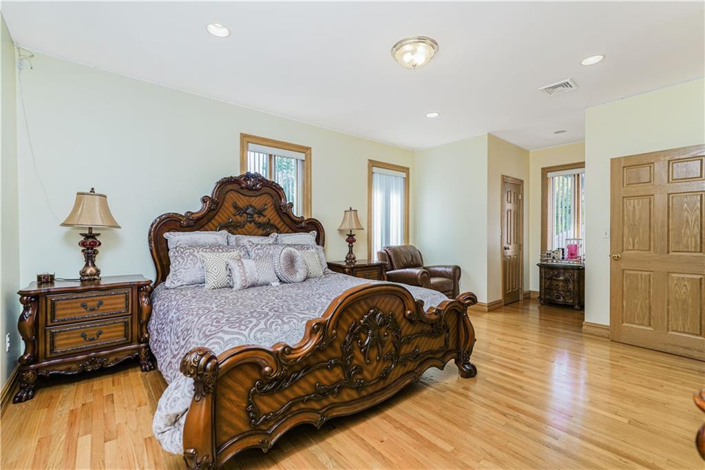 86 Fremont Avenue Grant City Staten Island NY 10306