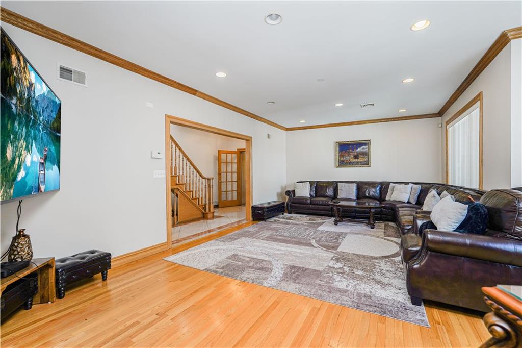 86 Fremont Avenue Grant City Staten Island NY 10306