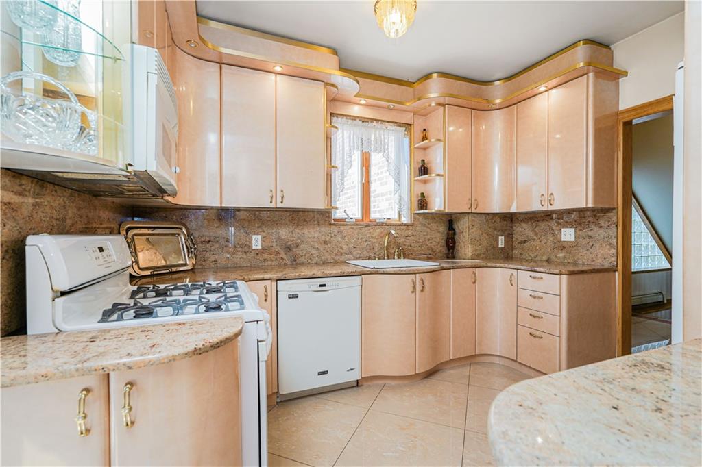86 Fremont Avenue Grant City Staten Island NY 10306