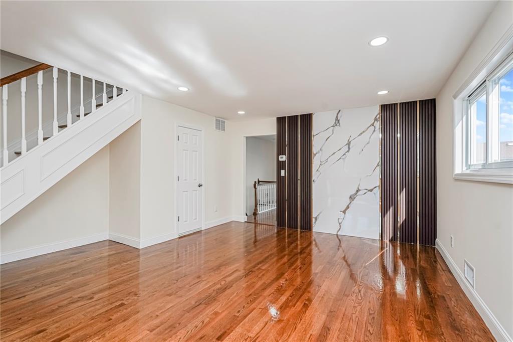 110 LEWISTON Street New Springville Staten Island NY 10314