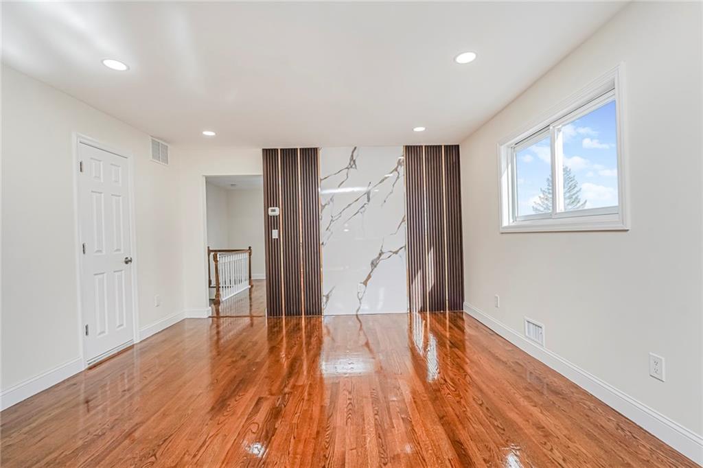 110 LEWISTON Street New Springville Staten Island NY 10314