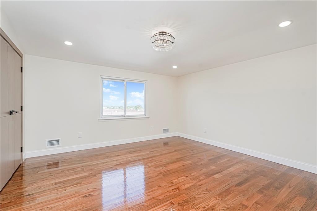 110 LEWISTON Street New Springville Staten Island NY 10314