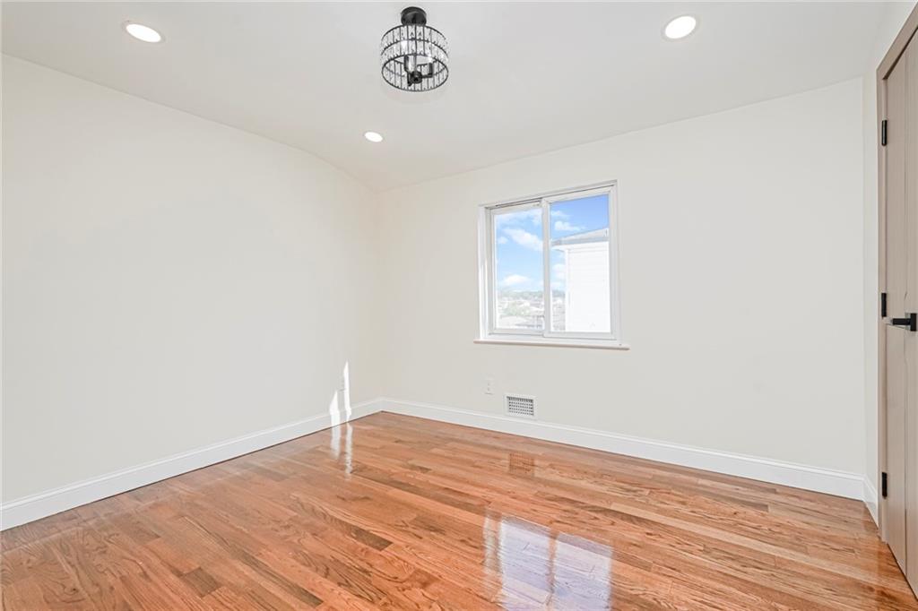 110 LEWISTON Street New Springville Staten Island NY 10314