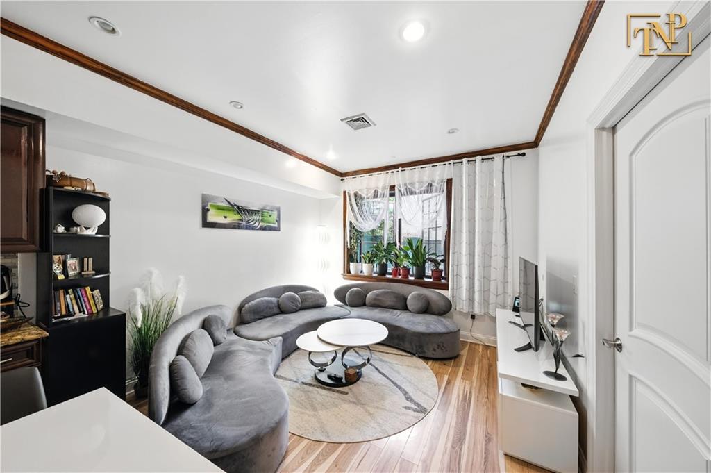 2569 38th Street Astoria Astoria NY 11103