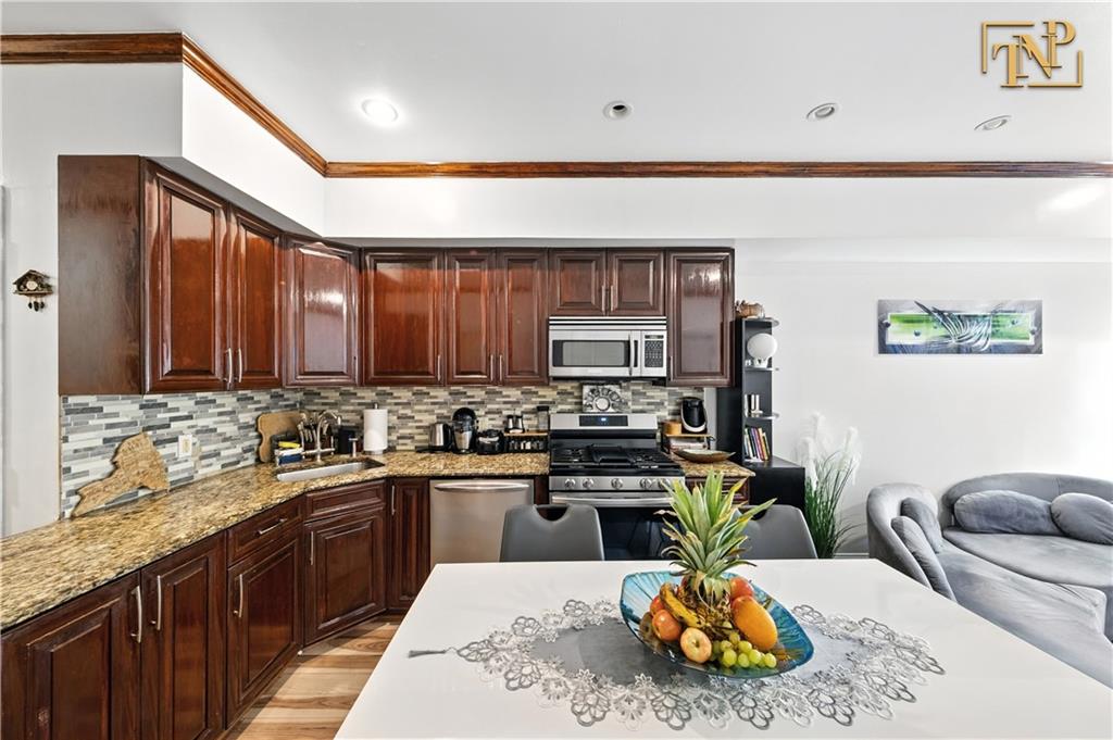 2569 38th Street Astoria Astoria NY 11103