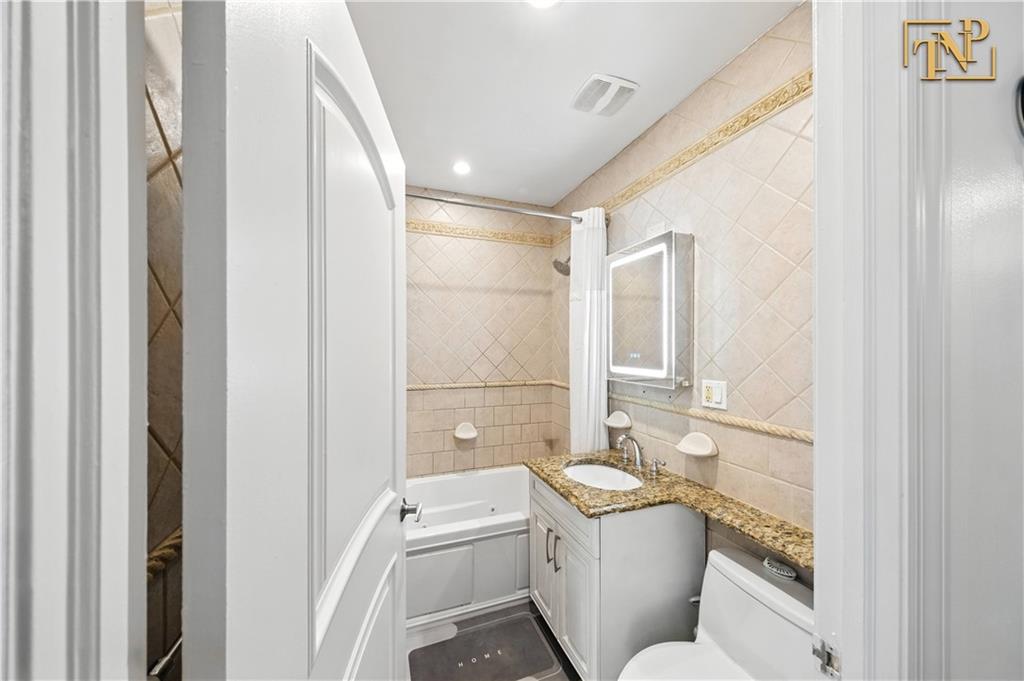 2569 38th Street Astoria Astoria NY 11103