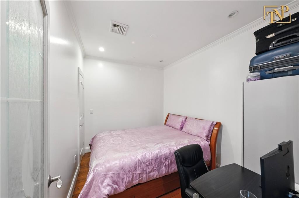 2569 38th Street Astoria Astoria NY 11103