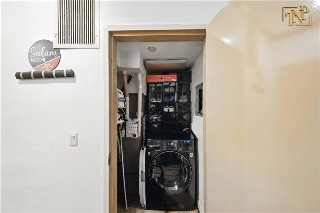 2569 38th Street Astoria Astoria NY 11103