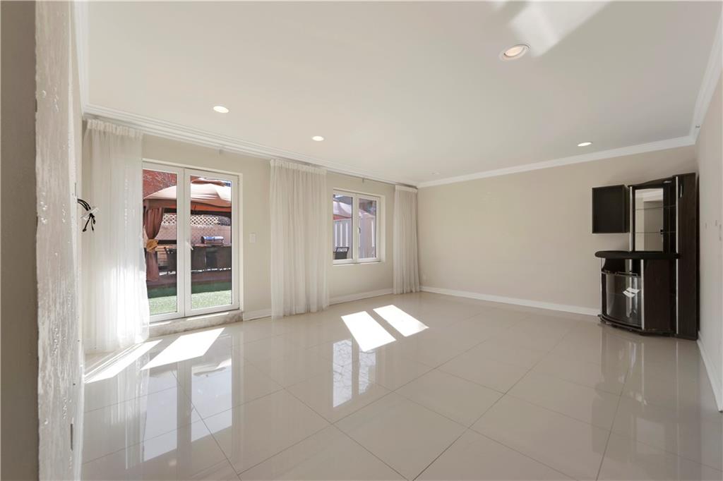 3165 Emmons Avenue Sheepshead Bay Brooklyn NY 11235