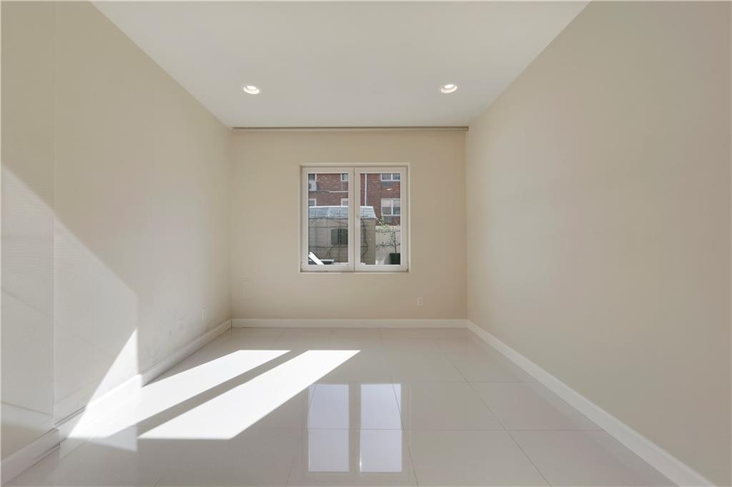 3165 Emmons Avenue Sheepshead Bay Brooklyn NY 11235