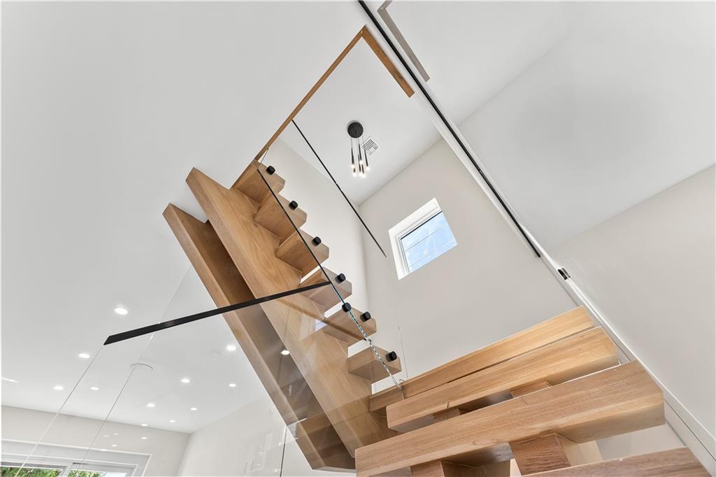 132 Girard Street Manhattan Beach Brooklyn NY 11235