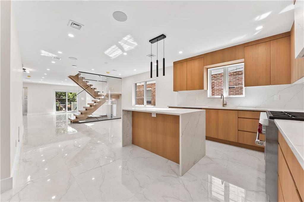 132 Girard Street Manhattan Beach Brooklyn NY 11235