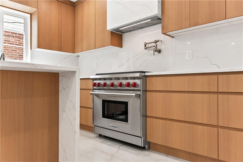 132 Girard Street Manhattan Beach Brooklyn NY 11235