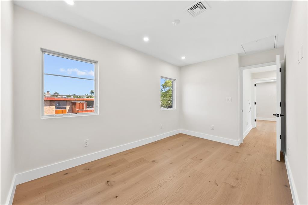 132 Girard Street Manhattan Beach Brooklyn NY 11235