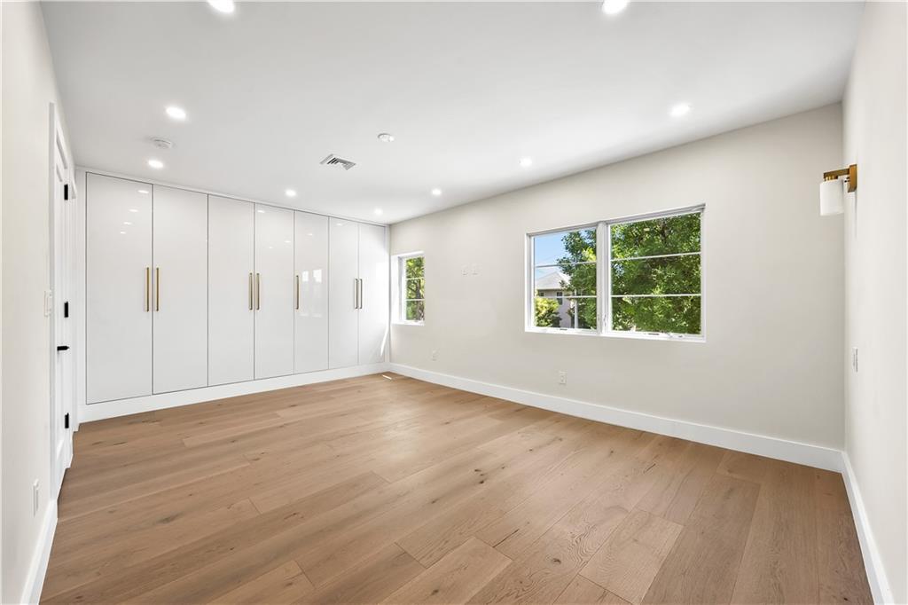 132 Girard Street Manhattan Beach Brooklyn NY 11235