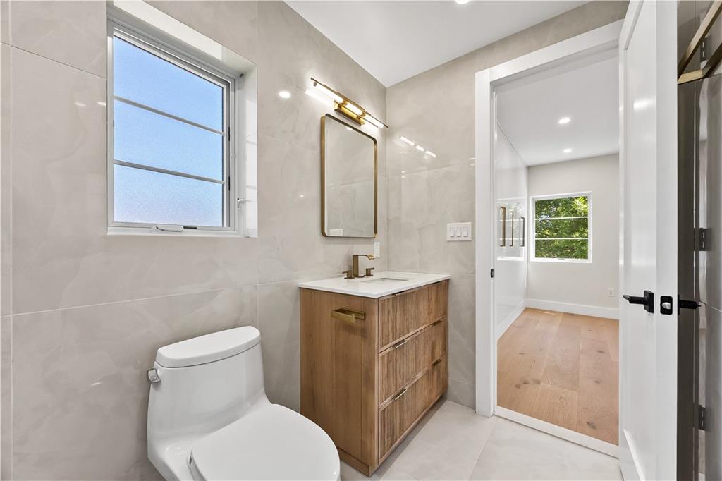 132 Girard Street Manhattan Beach Brooklyn NY 11235