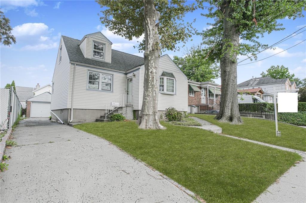 523 Woolley Avenue Castleton Corners Staten Island NY 10314