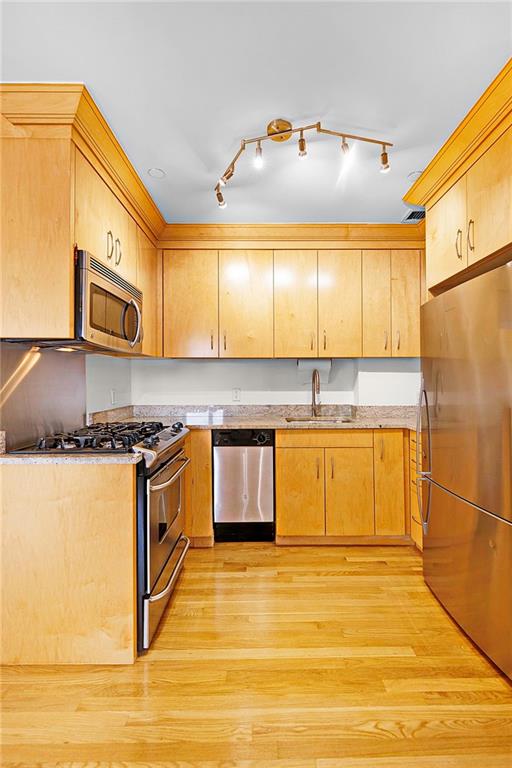 2570 East 17th Street Sheepshead Bay Brooklyn NY 11235