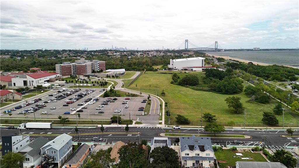 762 Seaview Avenue Midland Beach Staten Island NY 10305