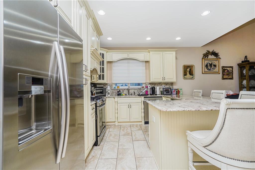 762 Seaview Avenue Midland Beach Staten Island NY 10305