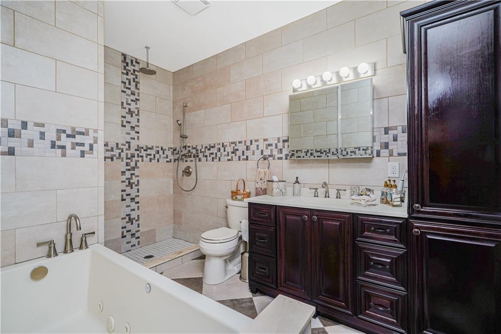 762 Seaview Avenue Midland Beach Staten Island NY 10305