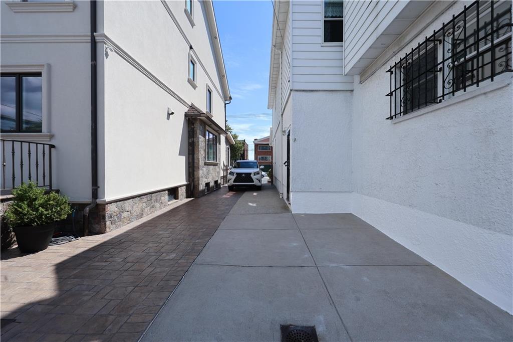 8116 11th Avenue Dyker Heights Brooklyn NY 11228