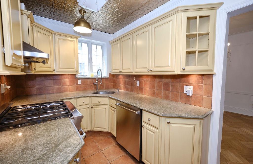 16 Colonial Gardens Bay Ridge Brooklyn NY 11209