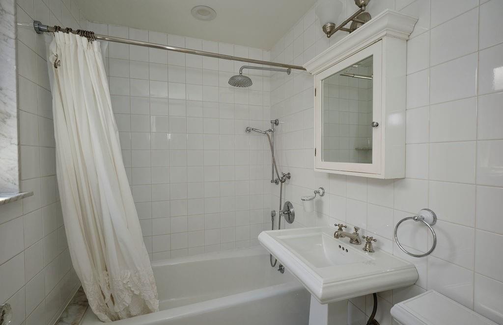 16 Colonial Gardens Bay Ridge Brooklyn NY 11209