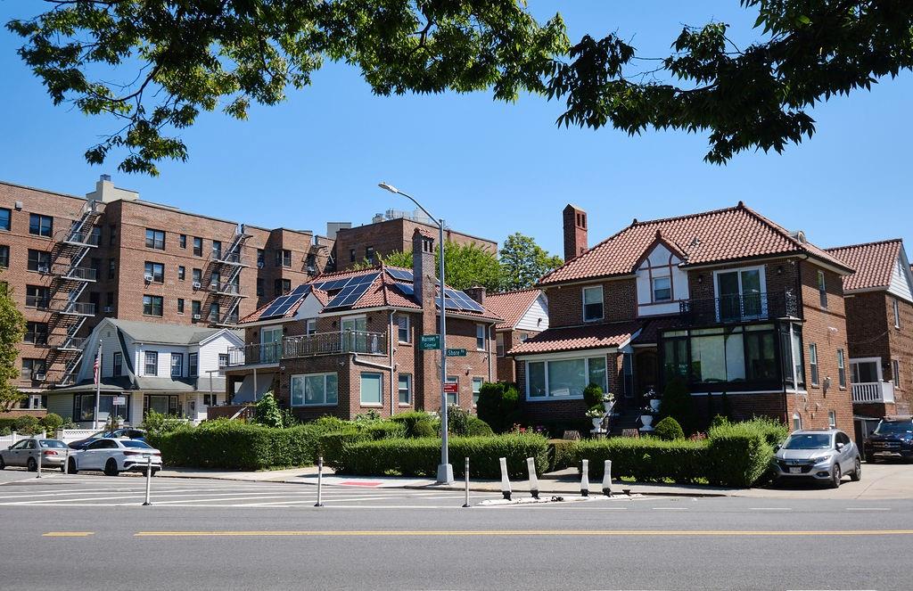 16 Colonial Gardens Bay Ridge Brooklyn NY 11209