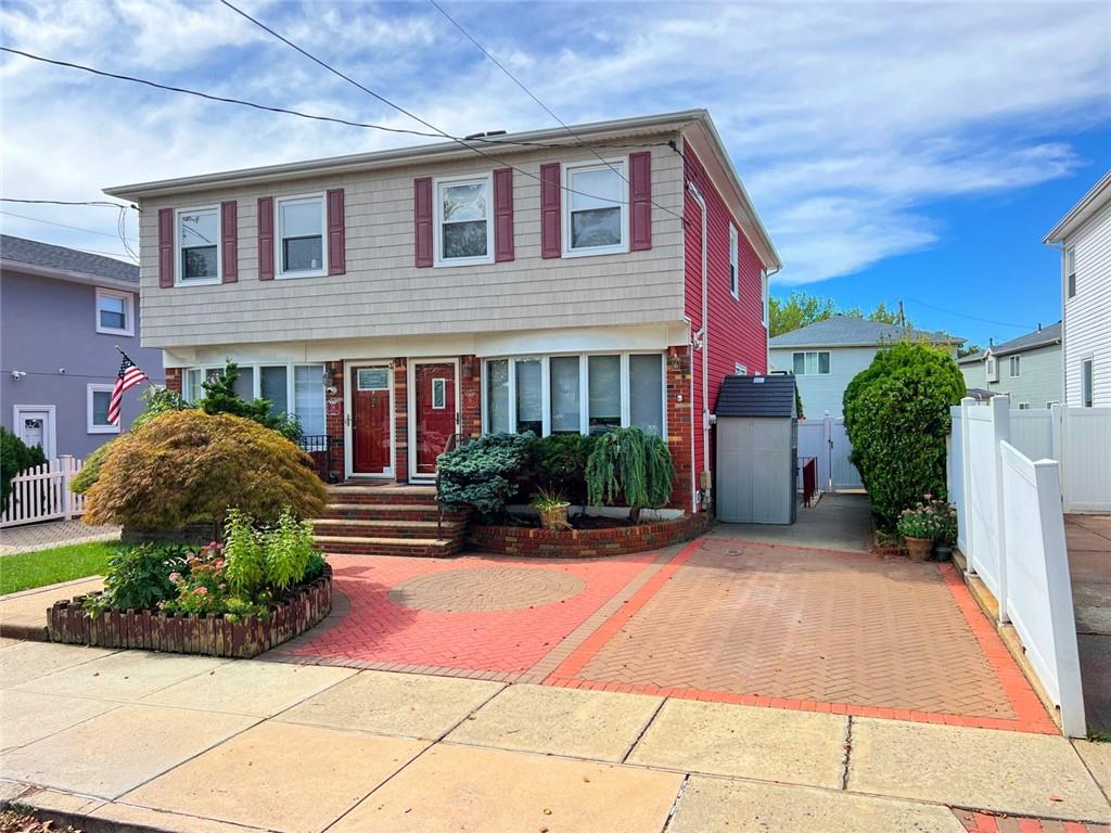 26 Roberts Drive Oakwood Staten Island NY 10306