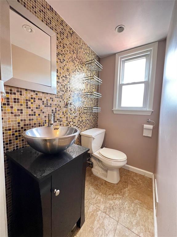 26 Roberts Drive Oakwood Staten Island NY 10306