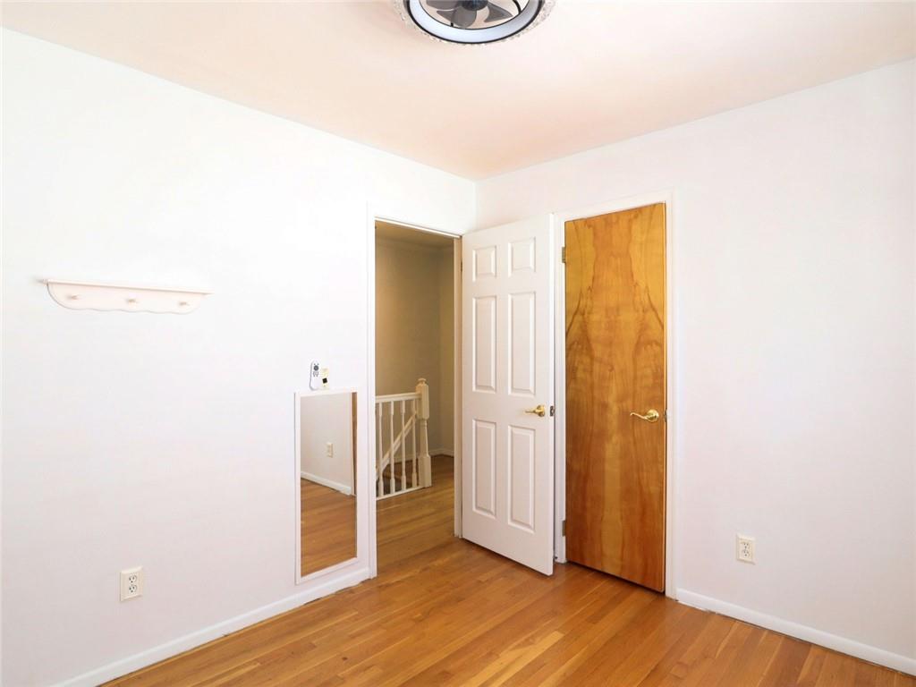 26 Roberts Drive Oakwood Staten Island NY 10306