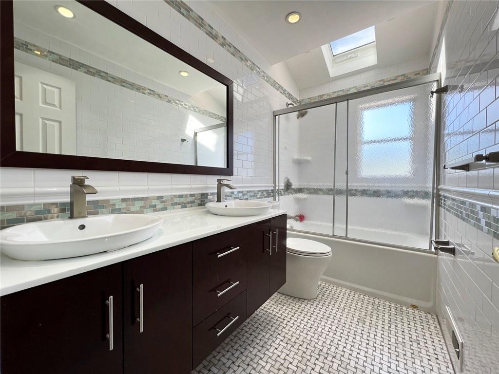 26 Roberts Drive Oakwood Staten Island NY 10306