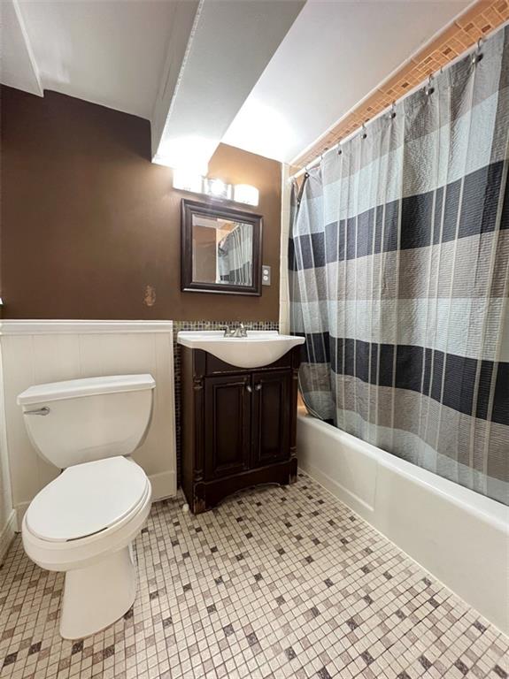 26 Roberts Drive Oakwood Staten Island NY 10306