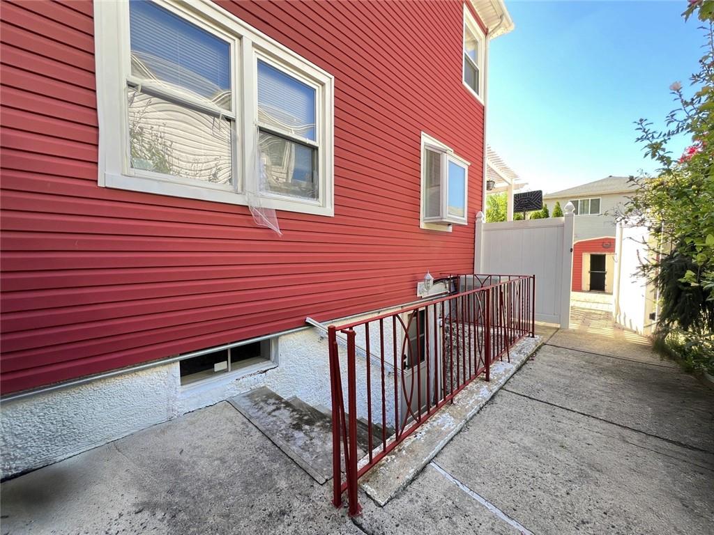 26 Roberts Drive Oakwood Staten Island NY 10306