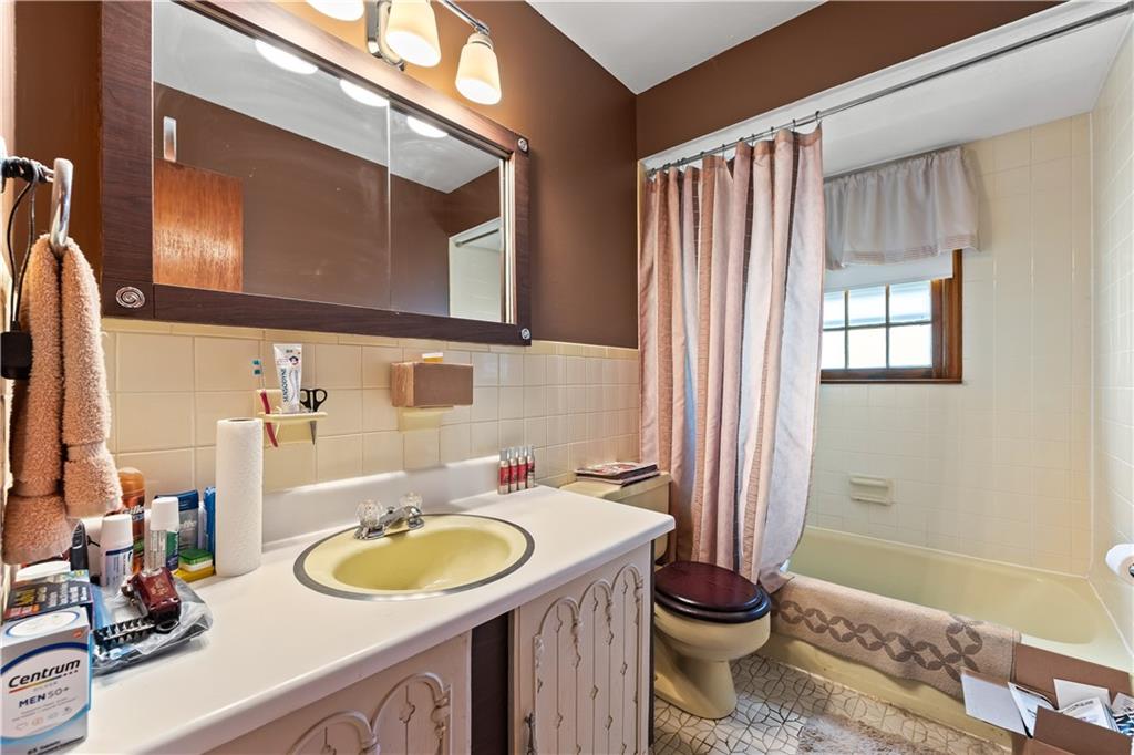 247 Hillcrest Street Eltingville Staten Island NY 10312