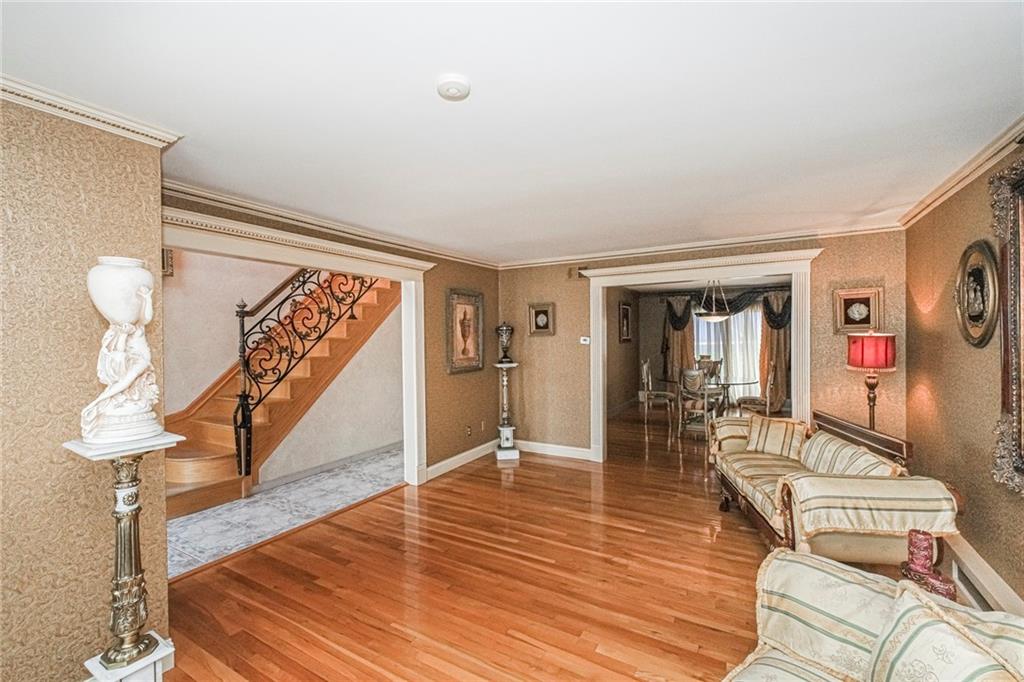 27 Honey Lane Tottenville Tottenville NY 10307
