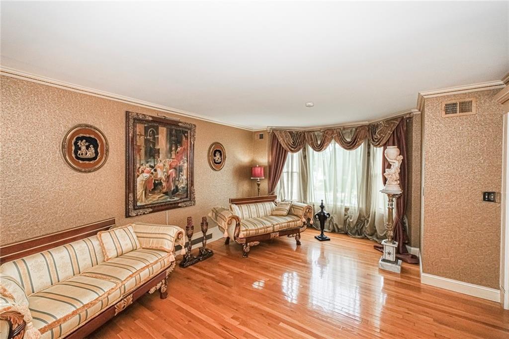 27 Honey Lane Tottenville Tottenville NY 10307