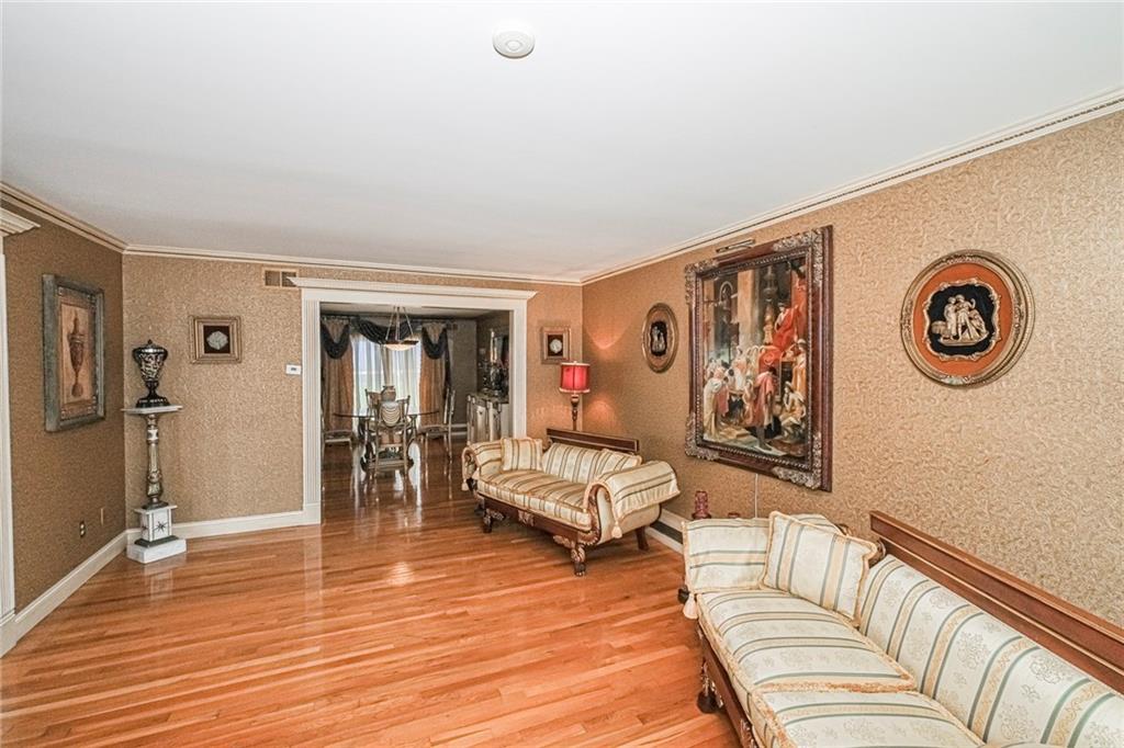 27 Honey Lane Tottenville Tottenville NY 10307
