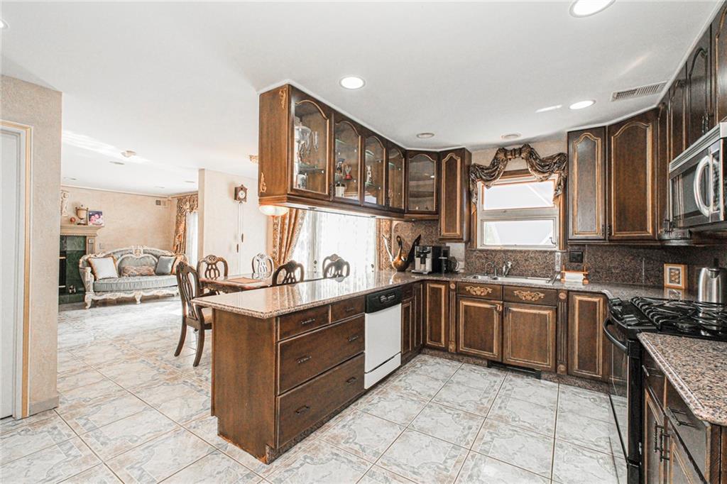 27 Honey Lane Tottenville Tottenville NY 10307