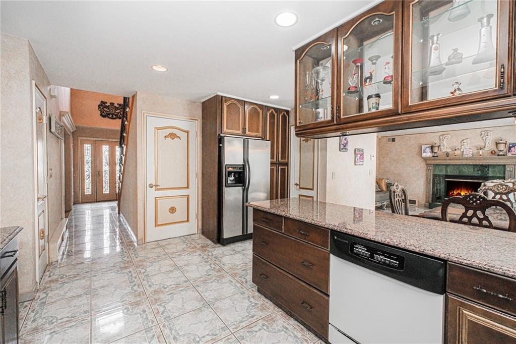 27 Honey Lane Tottenville Tottenville NY 10307