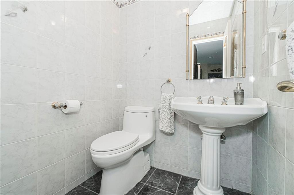 27 Honey Lane Tottenville Tottenville NY 10307