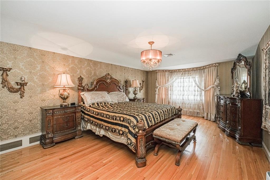 27 Honey Lane Tottenville Tottenville NY 10307