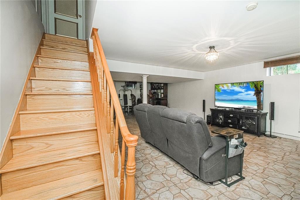 27 Honey Lane Tottenville Tottenville NY 10307