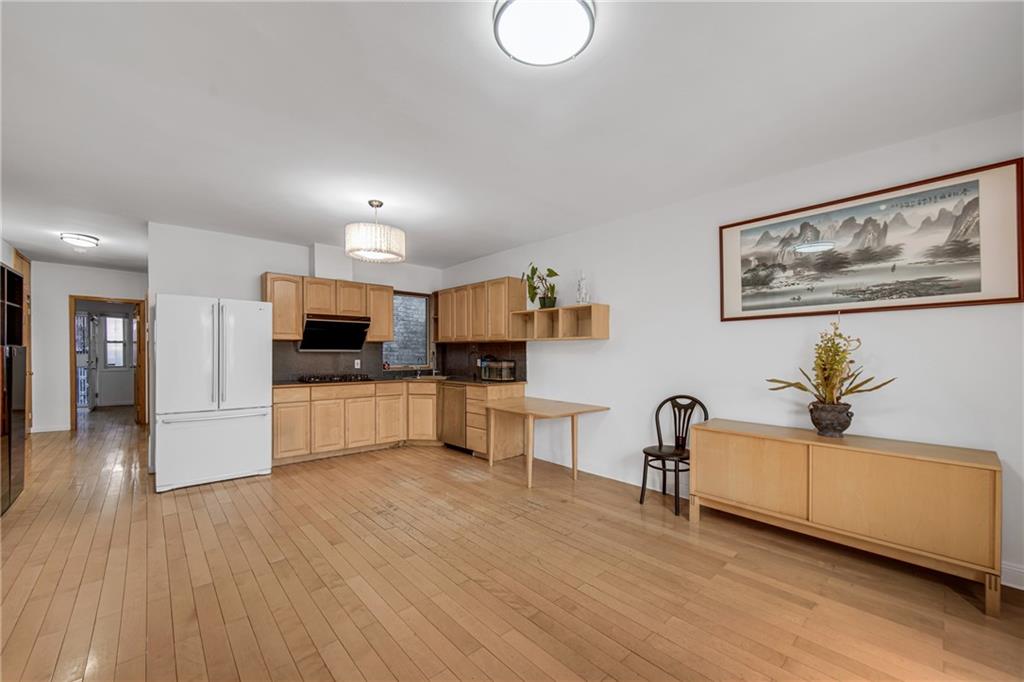 6716 10th Avenue Dyker Heights Brooklyn NY 11219